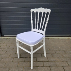 location-chaise-napoleon-blanche-option-coussin - chaise tiffany