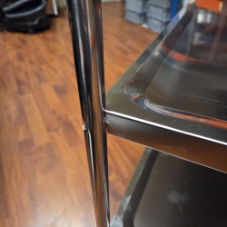 chaque étages peut supporter 40 kg