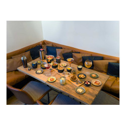 location vaisselle colorée